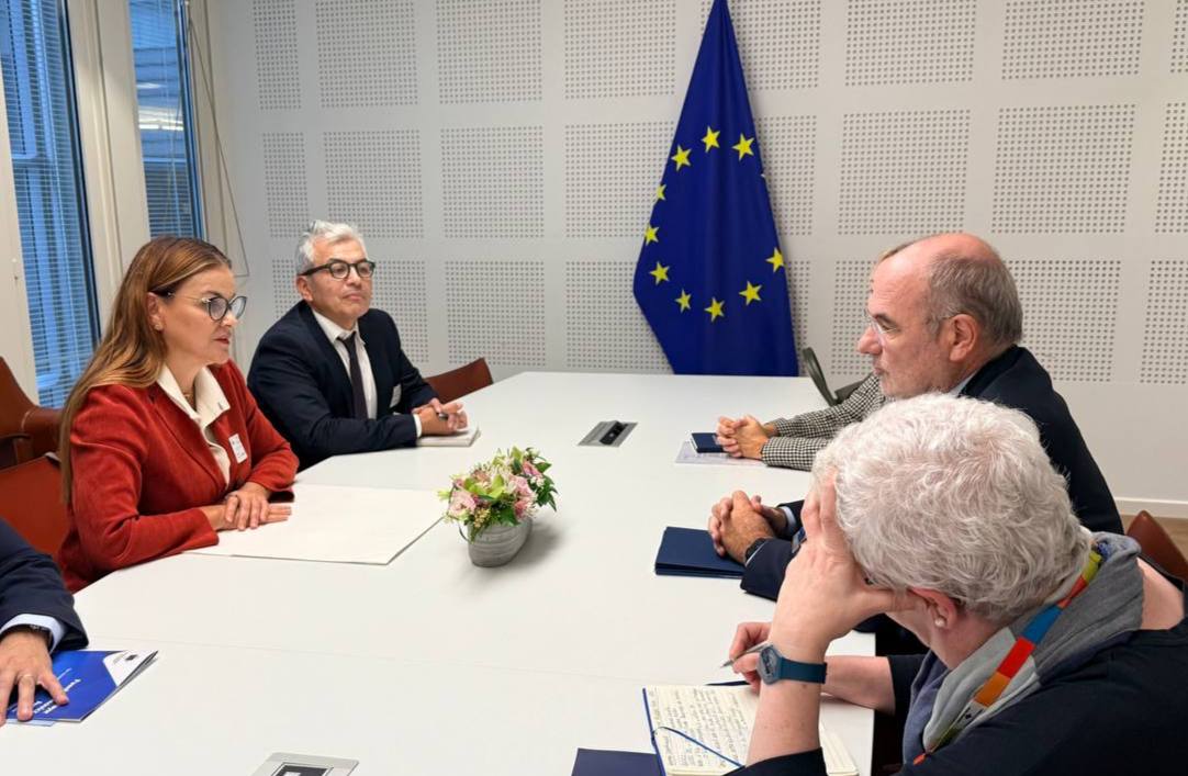 5052ae41-c244-41e4-a6b6-0aa21ff0fbb1